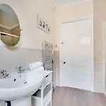 3 Bed In Oc-w145