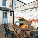 3 Bed In Oc-w145 * Whitby